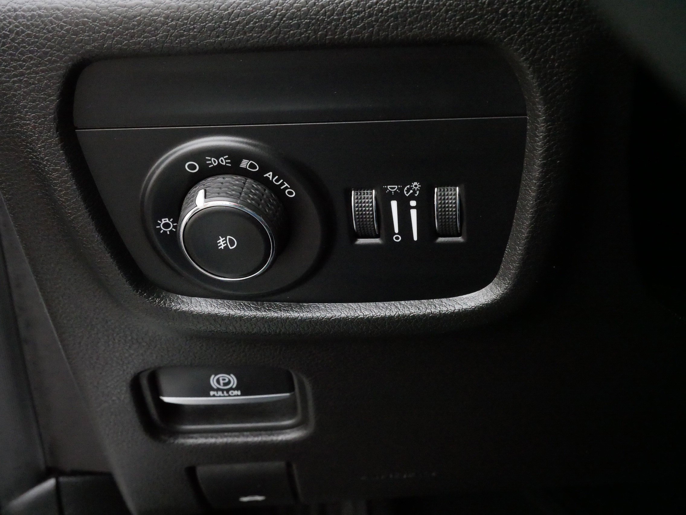 Certified 2023 Jeep Grand Cherokee L Limited w/ Black Appearance Package image 27