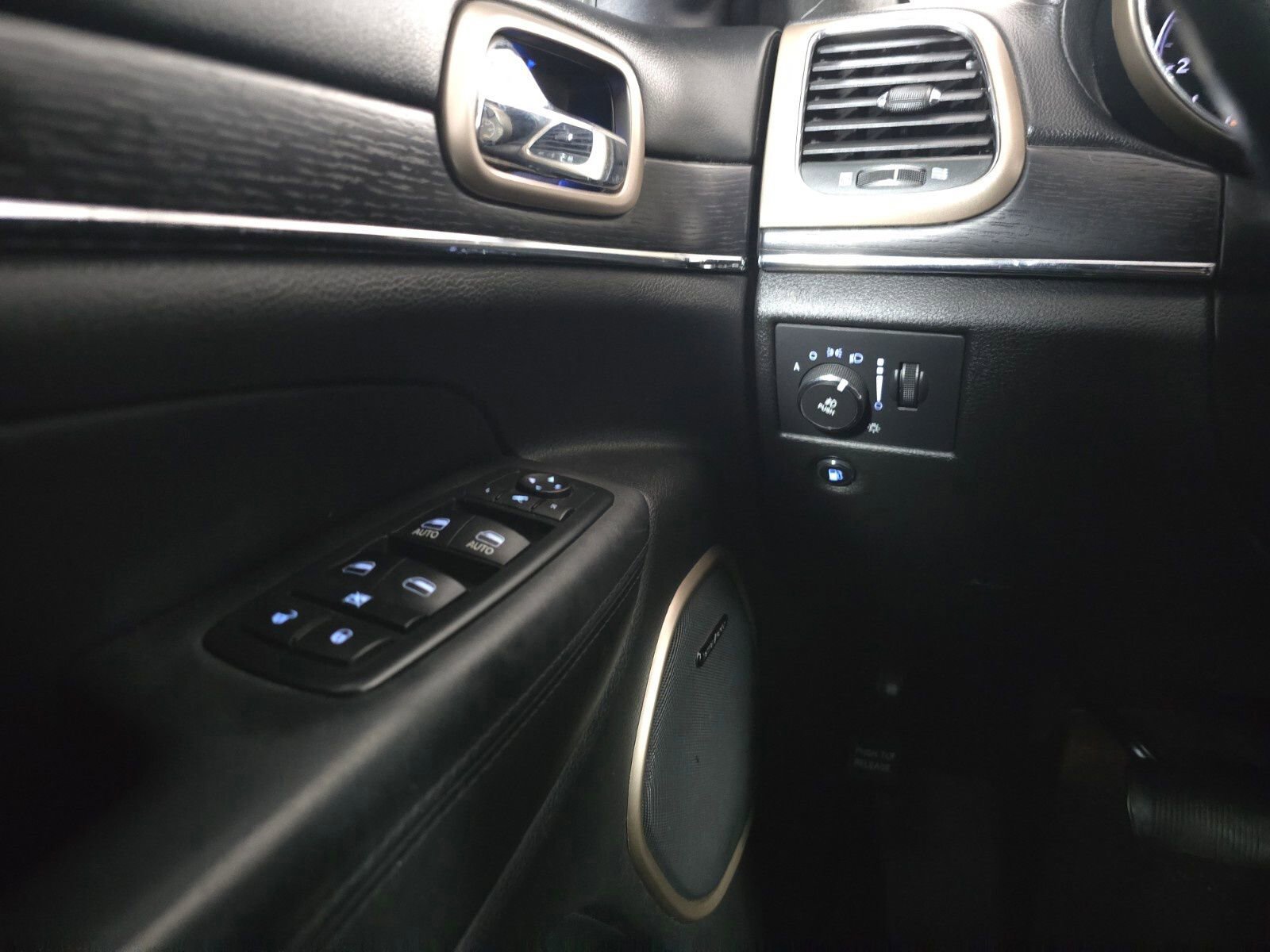 Used 2015 Jeep Grand Cherokee Summit w/ Platinum Series Group AWD/4WD image 41