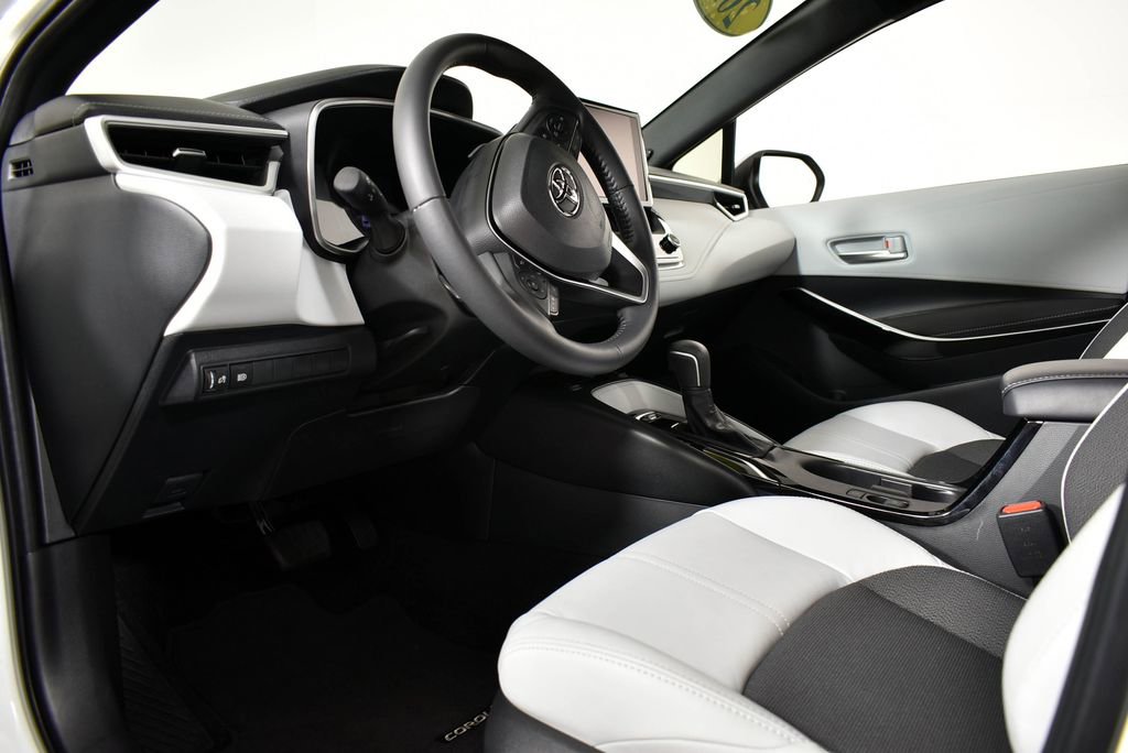 Used 2025 Toyota Corolla XSE image 15