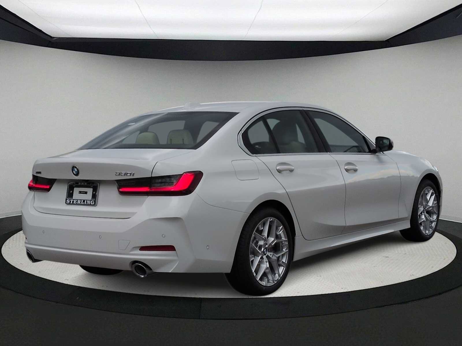Used 2026 BMW 330i xDrive Sedan w/ Premium Package AWD/4WD image 8