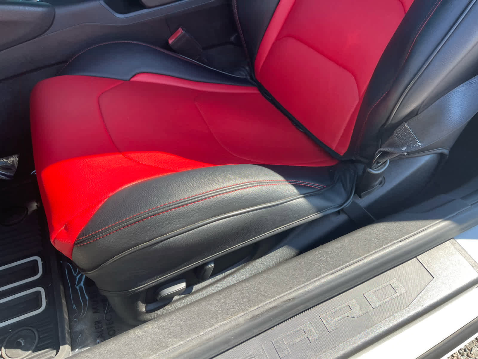 Used 2019 Chevrolet Camaro SS w/ Black Appearance Package RWD image 13