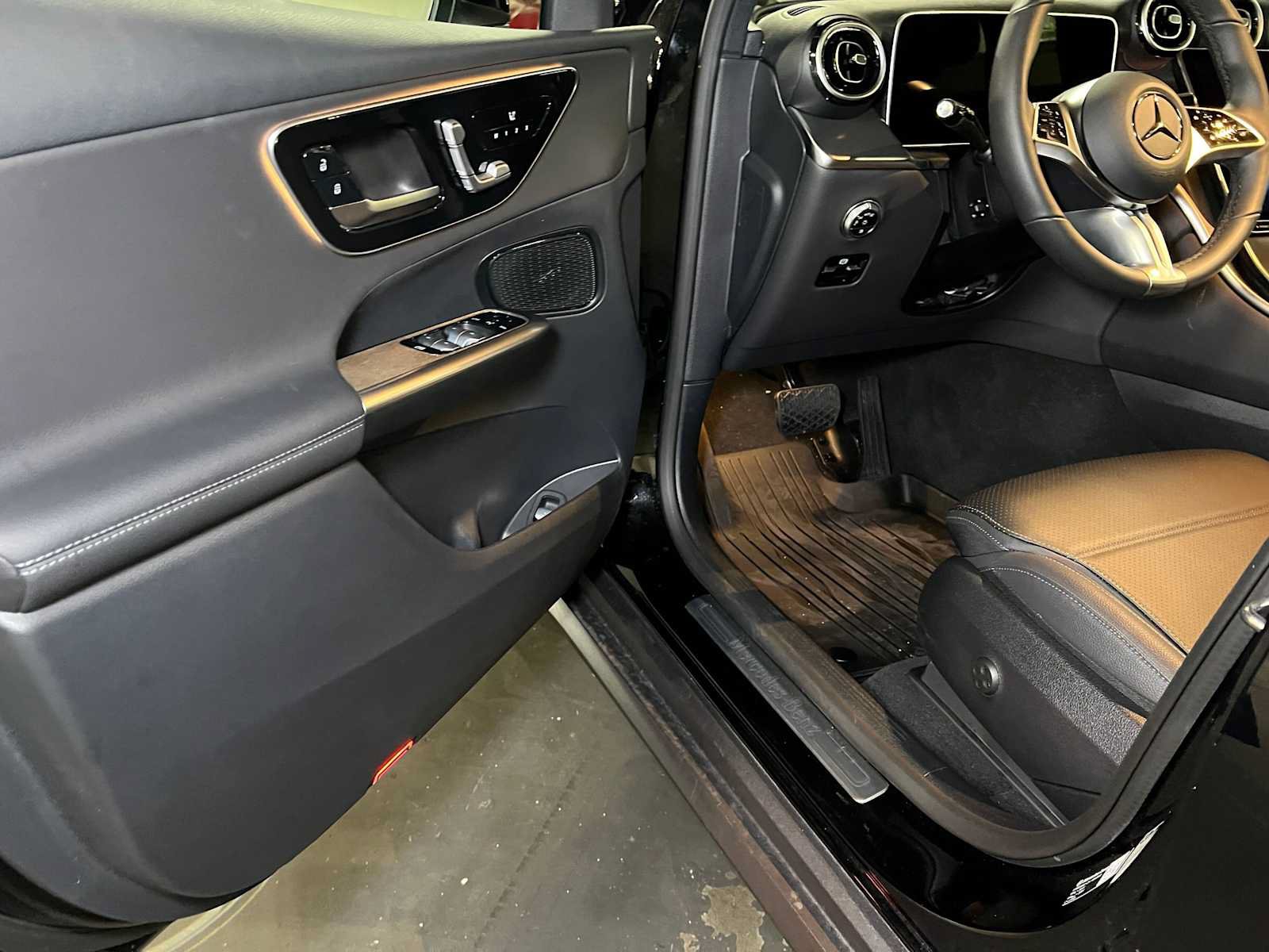 Used 2026 Mercedes-Benz GLC 300 4MATIC image 22