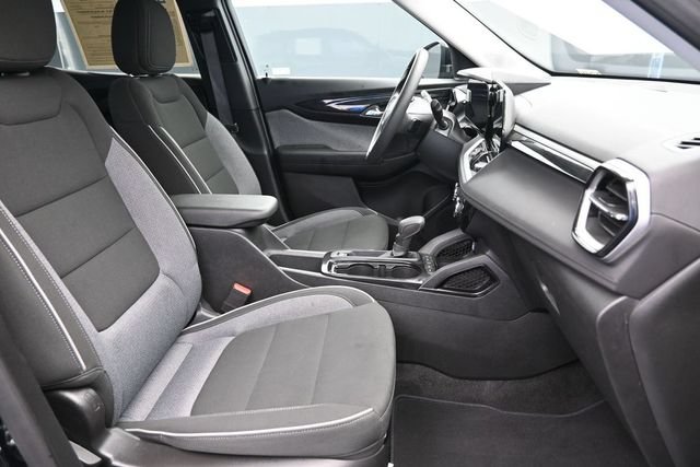 Used 2025 Chevrolet TrailBlazer LT AWD/4WD image 29