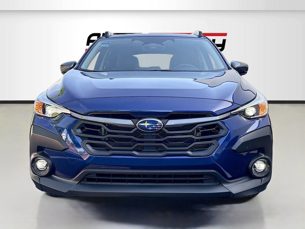 Used 2025 Subaru Crosstrek 2.0i Premium AWD/4WD image 2