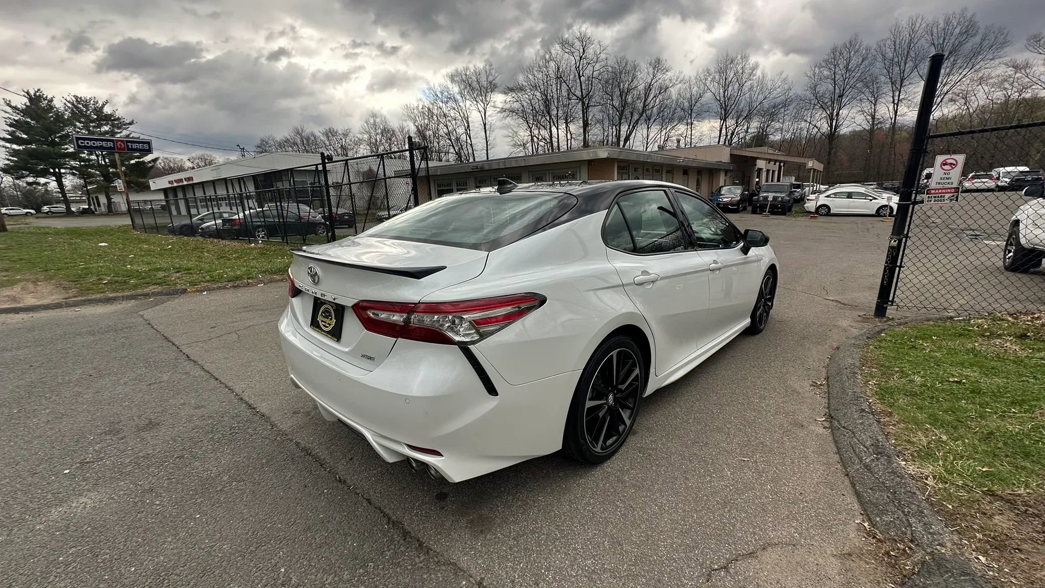 Used 2018 Toyota Camry XSE w/ Driver Assist Package FWD image 5