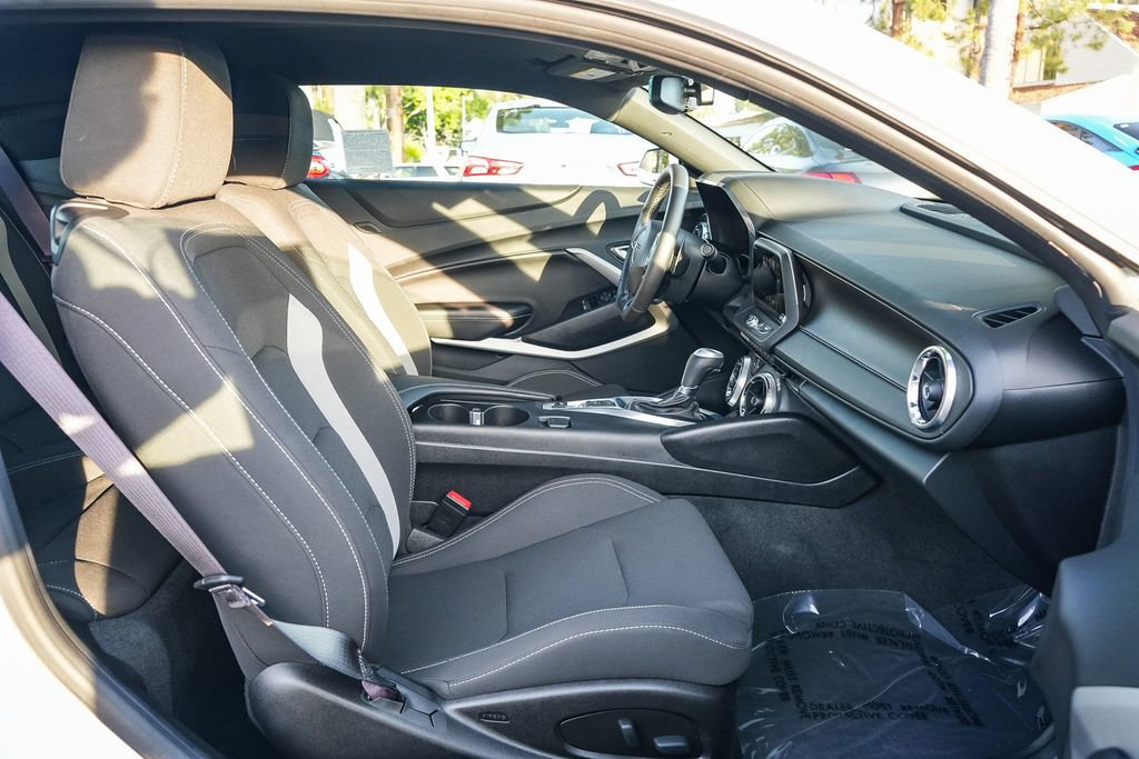 Used 2017 Chevrolet Camaro SS RWD image 17
