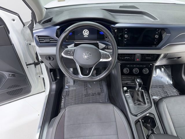 Used 2023 Volkswagen Taos SE w/ Panoramic Sunroof Package image 17