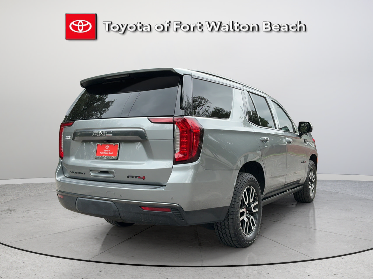 Used 2023 GMC Yukon AT4 w/ AT4 Premium Package AWD/4WD image 6