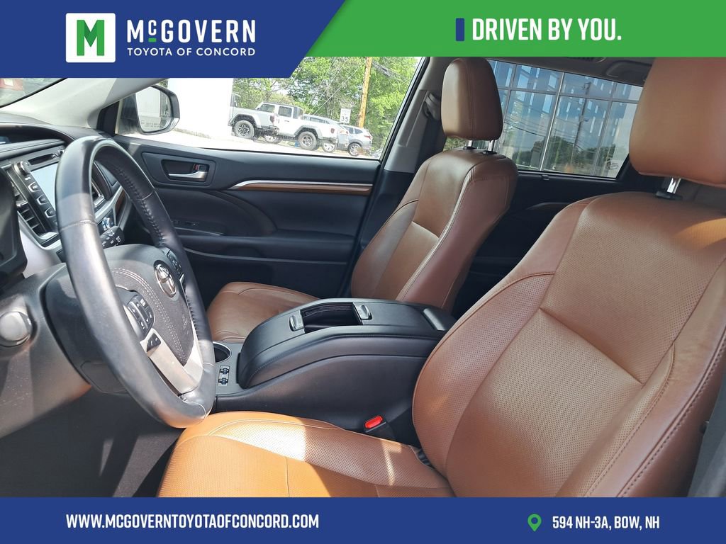 Used 2018 Toyota Highlander Limited Platinum AWD/4WD image 14
