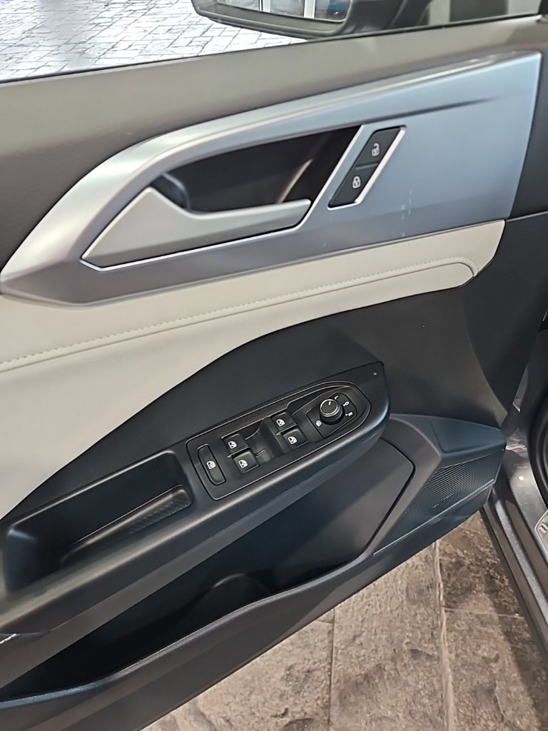 New 2026 Volkswagen Taos SE image 26