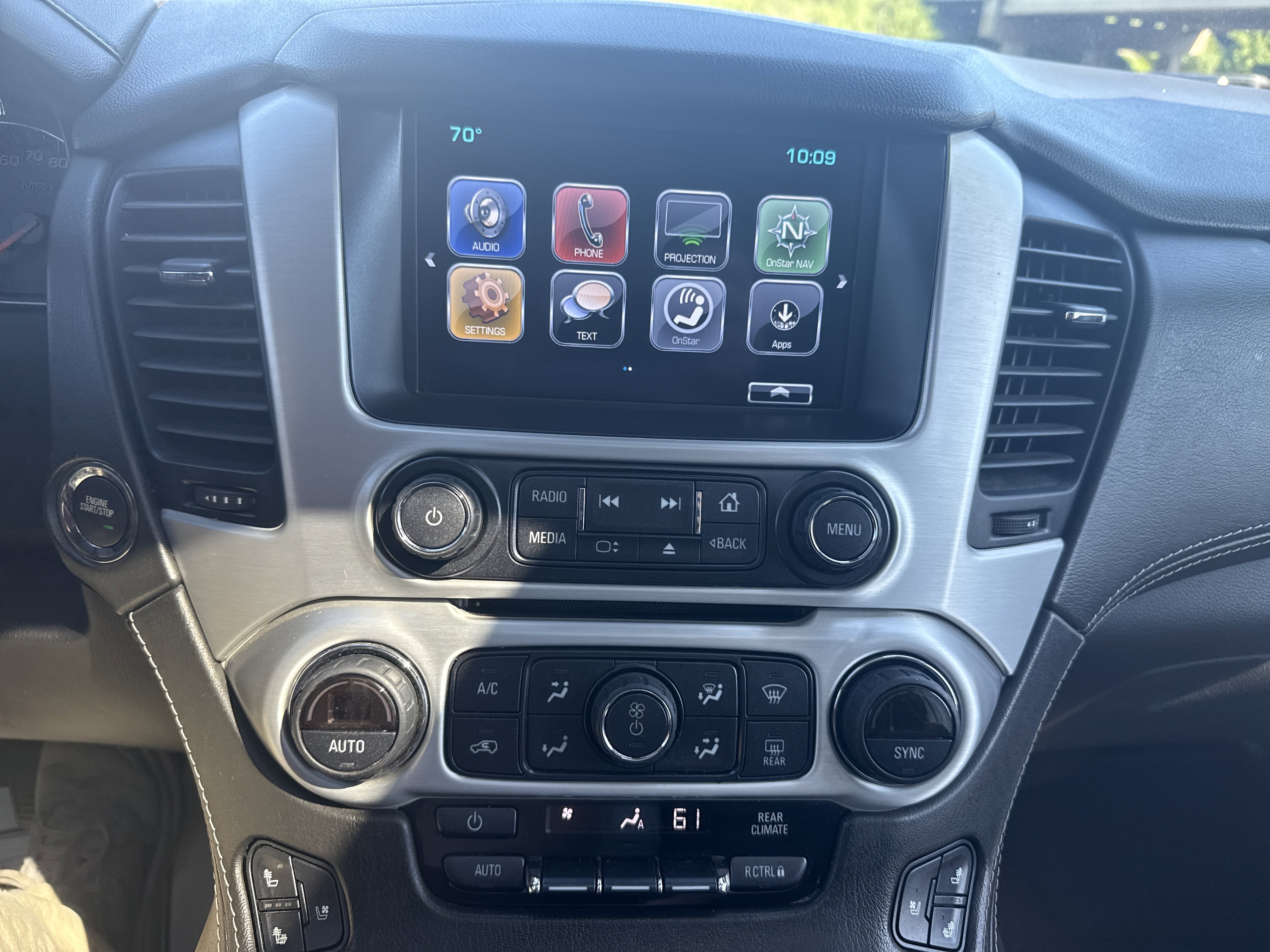 Used 2020 GMC Yukon SLT AWD/4WD image 25