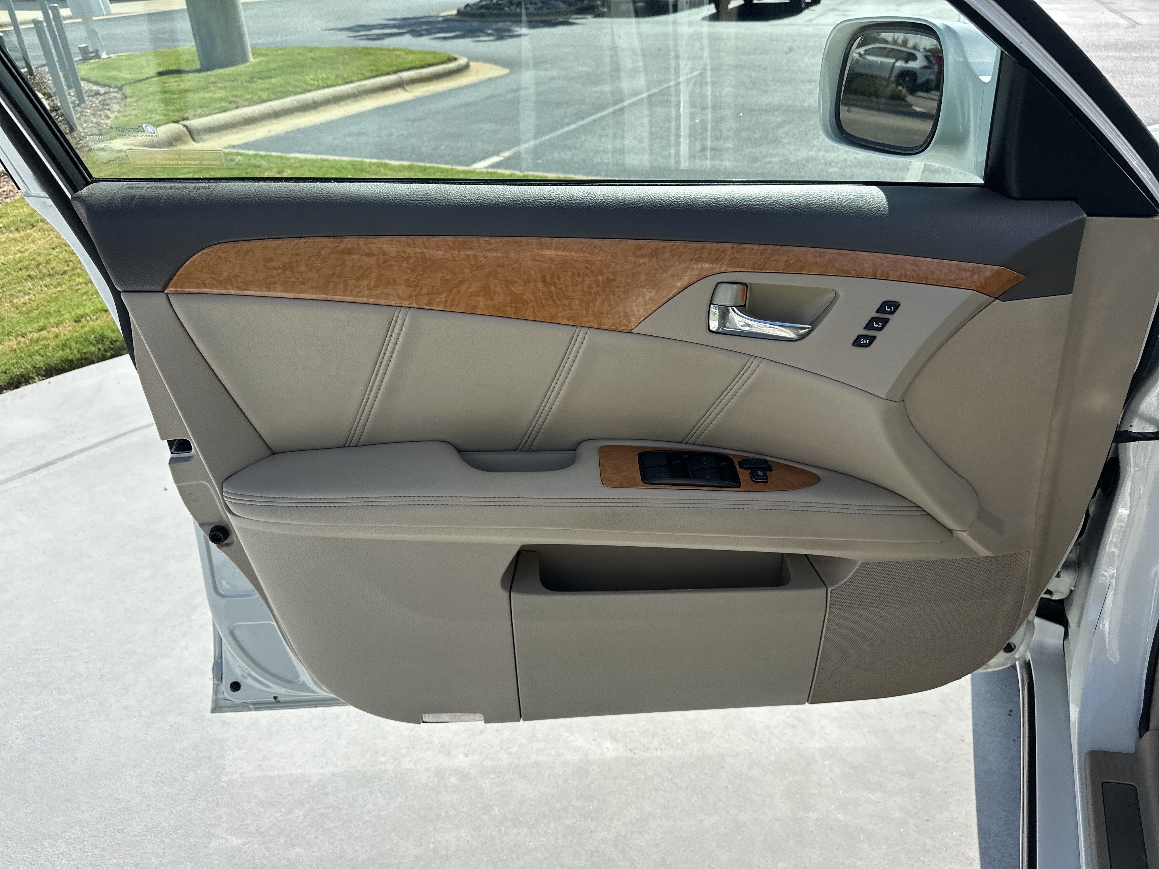 Used 2005 Toyota Avalon Limited FWD image 14