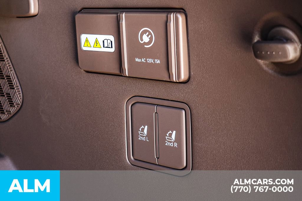 Used 2024 Kia EV9 Land image 27