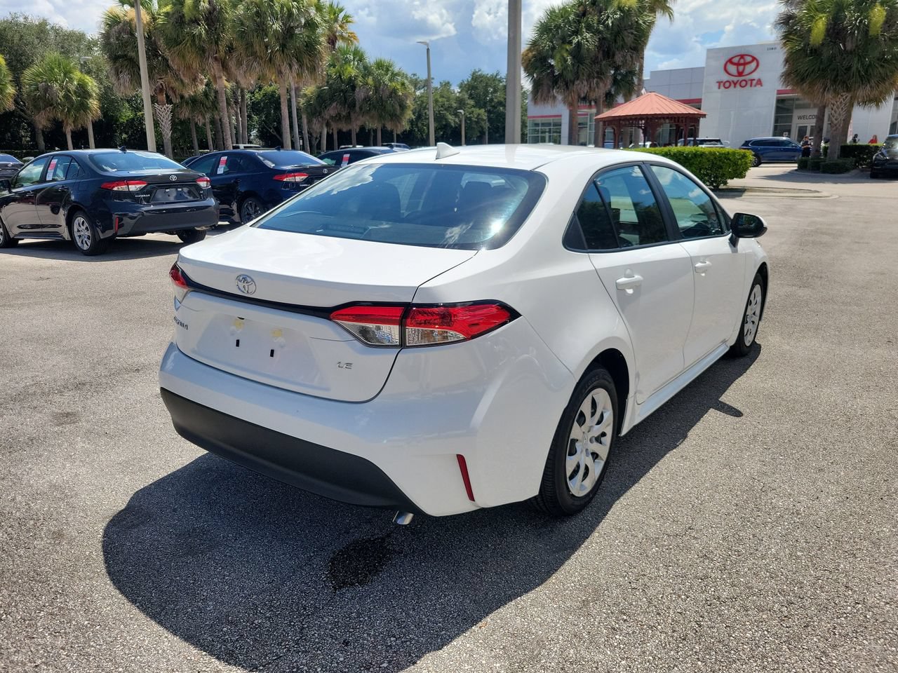 Used 2026 Toyota Corolla LE FWD image 3
