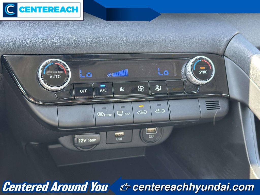 Used 2023 Hyundai Elantra SEL w/ Preferred Accessory Package FWD image 25