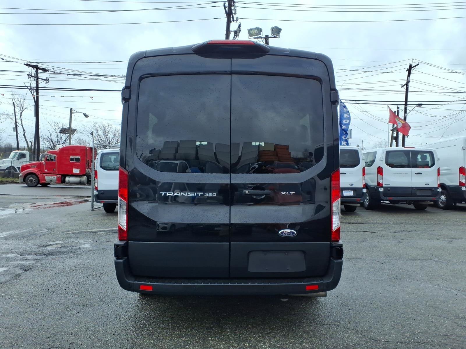 Used 2022 Ford Transit 350 XLT RWD image 6