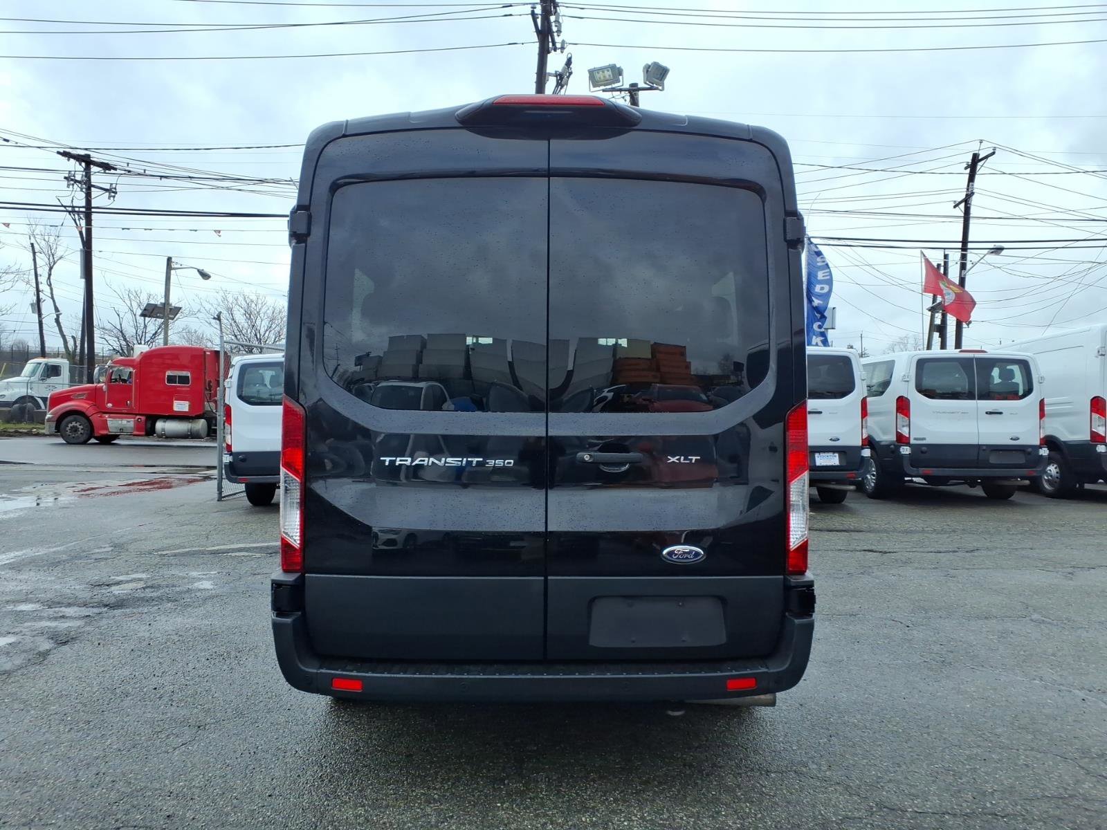 Used 2022 Ford Transit 350 XLT RWD image 6