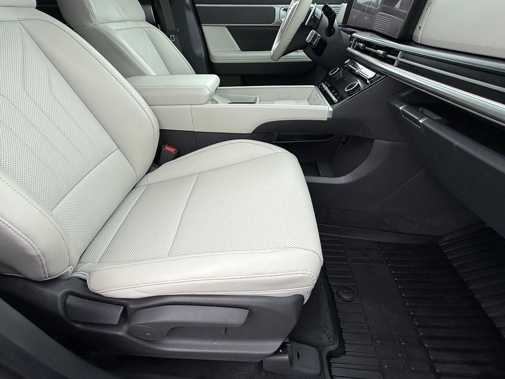 Used 2024 Hyundai Santa Fe SEL FWD image 10