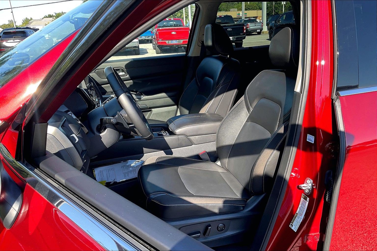 Used 2024 Nissan Pathfinder SL AWD/4WD image 25