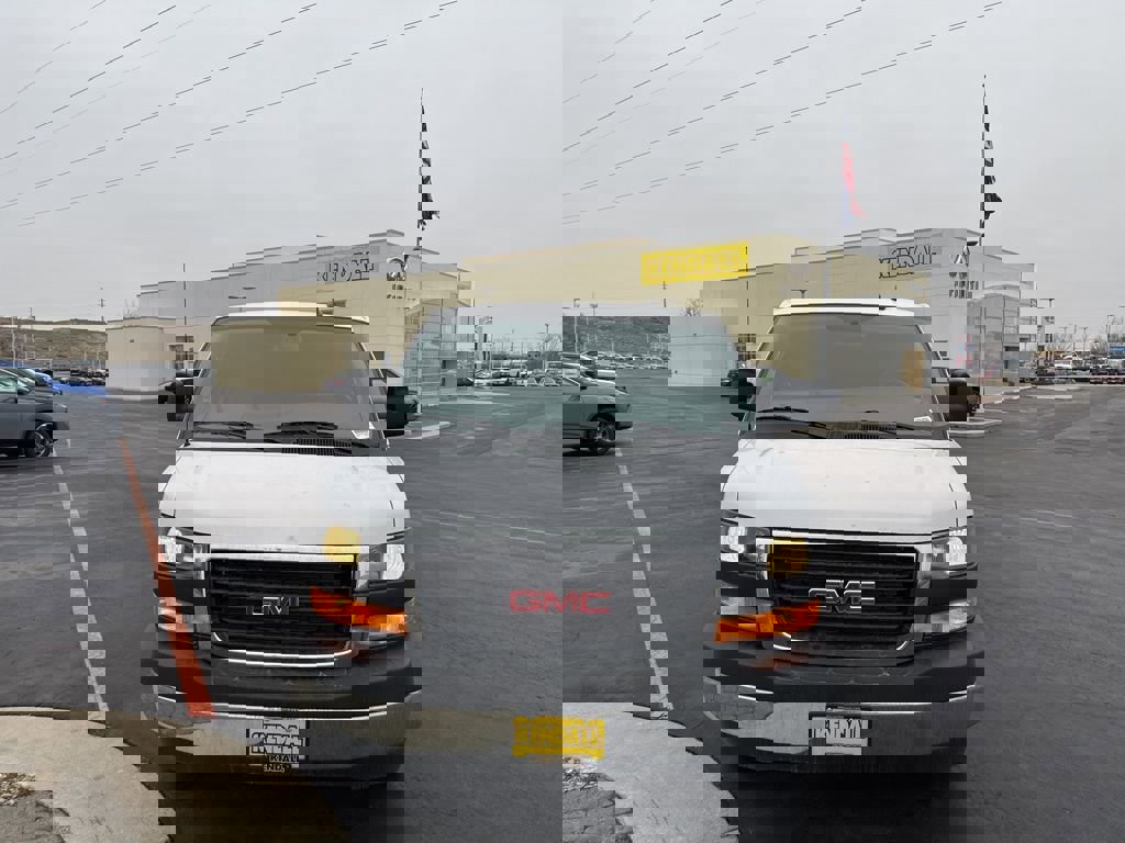 New 2025 GMC Savana 2500 w/ Enhanced Convenience Package image 32