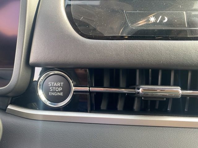 New 2025 Mitsubishi Outlander SE image 22