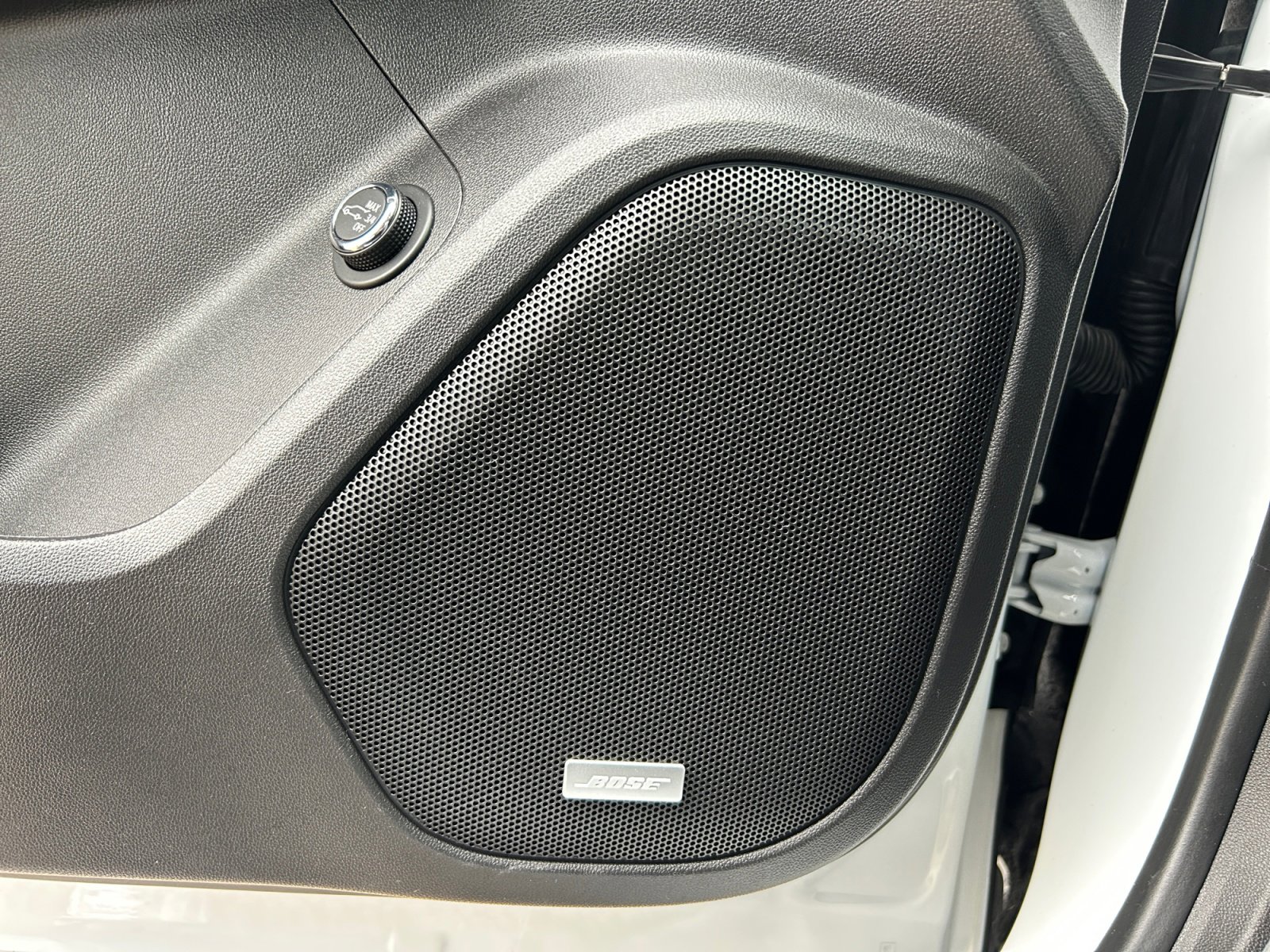 Used 2020 GMC Acadia AT4 image 25