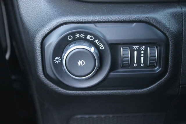 Used 2019 Jeep Wrangler Unlimited Sport S AWD/4WD image 14