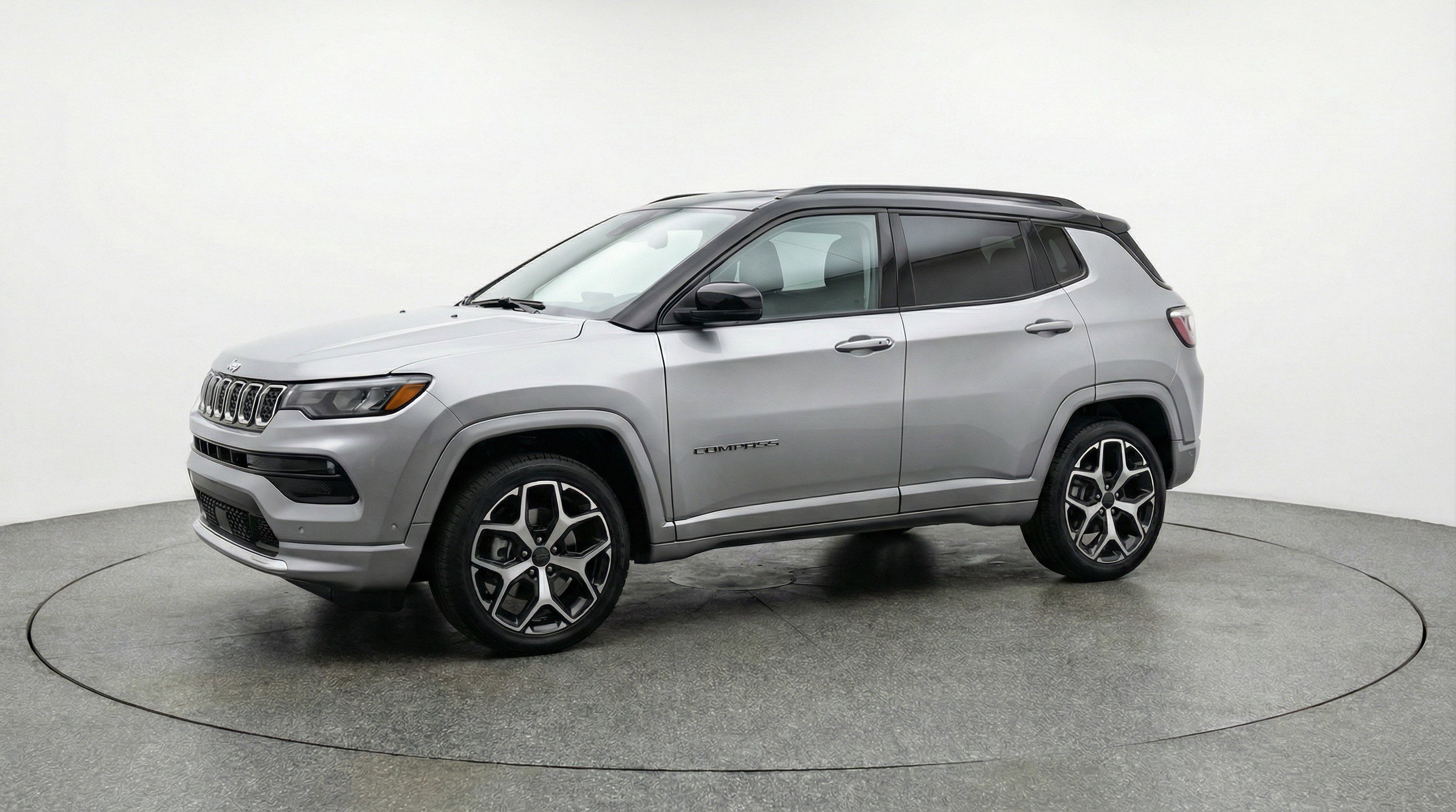 Used 2025 Jeep Compass Limited AWD/4WD image 3