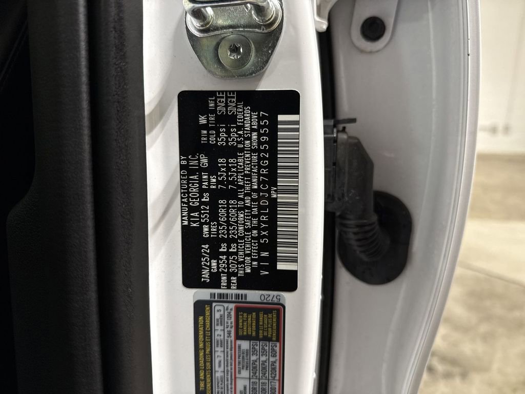 Used 2024 Kia Sorento S image 29