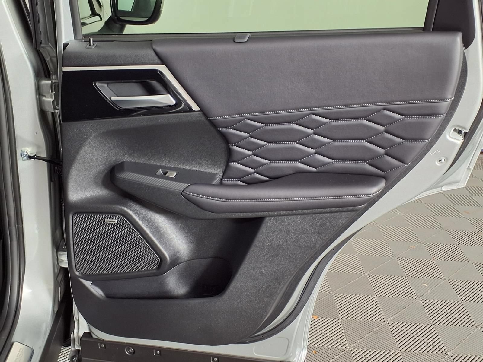 New 2026 Mitsubishi Outlander SEL AWD/4WD image 10
