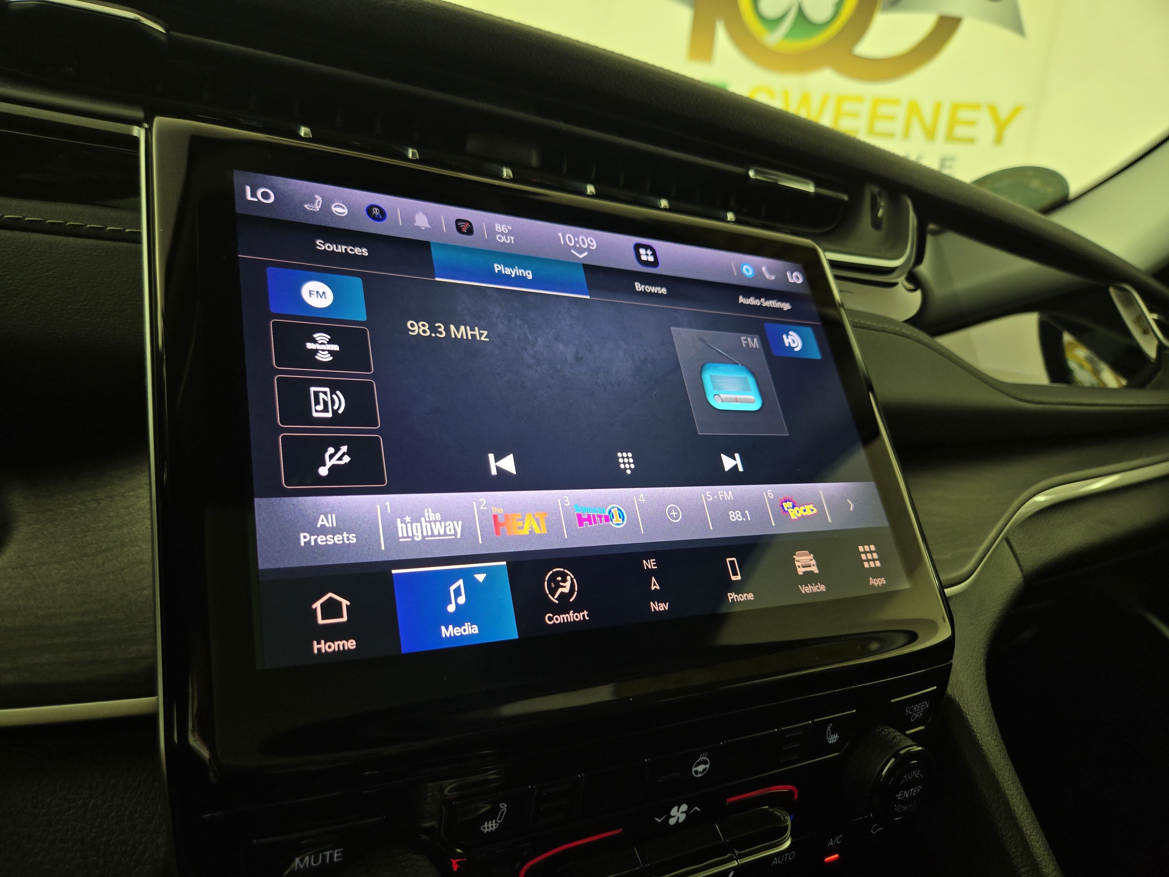 Used 2023 Jeep Grand Cherokee 4WD 4xe image 18