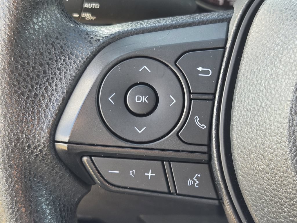 Used 2025 Toyota RAV4 XLE FWD image 24