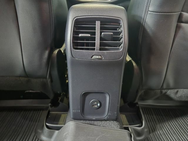 Used 2021 Ford Escape Titanium w/ Titanium Elite Package AWD/4WD image 32