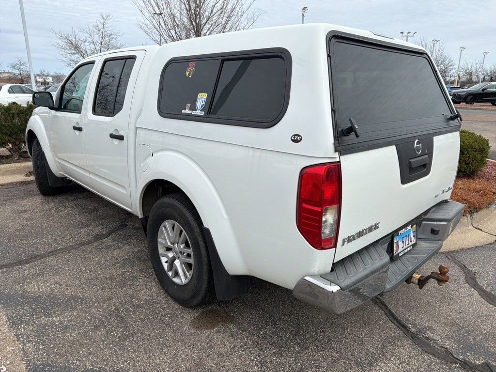 Used 2018 Nissan Frontier SV image 2