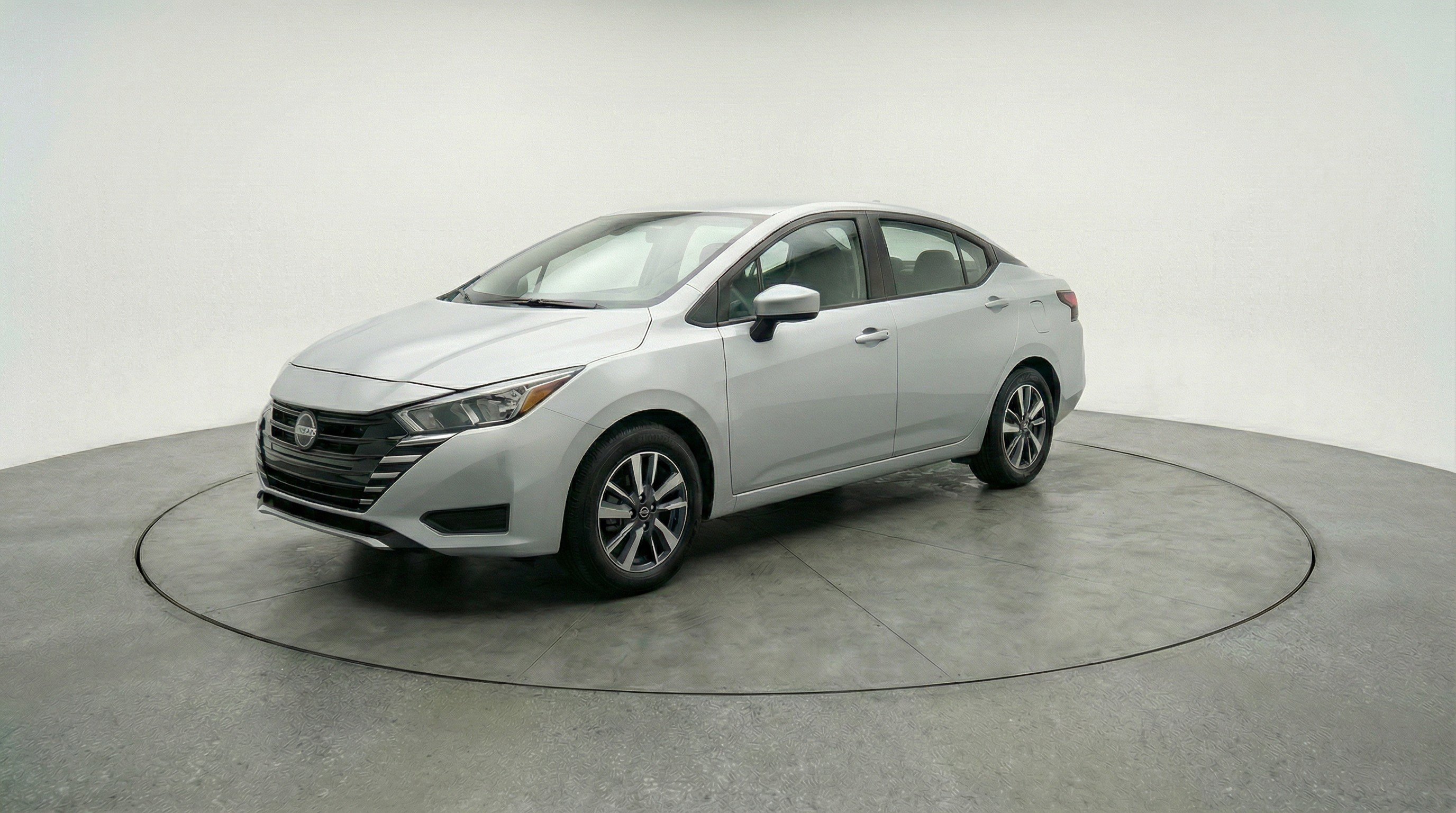 Used 2025 Nissan Versa SV FWD image 3