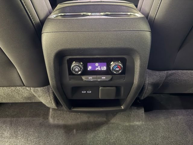 New 2026 Chevrolet Traverse LT w/ Midnight/Sport Edition FWD image 26