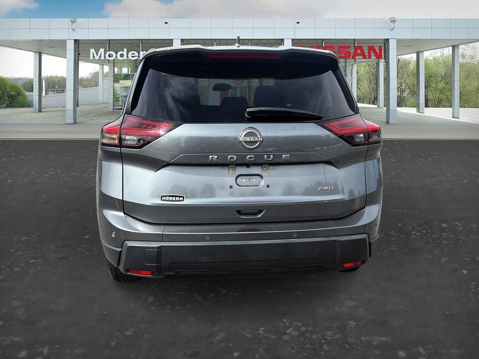 Certified 2025 Nissan Rogue SV AWD/4WD image 4