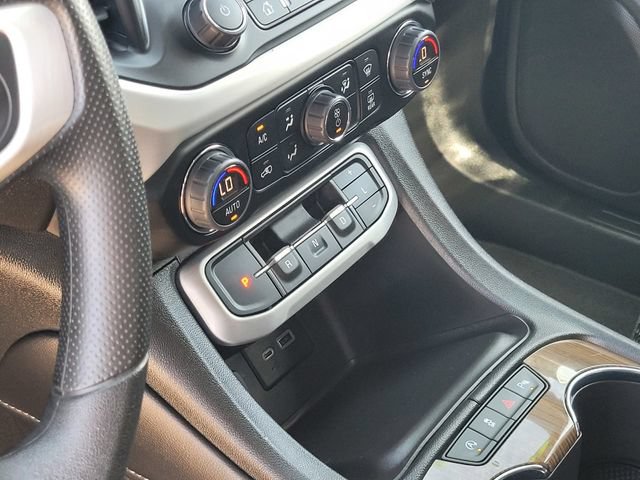 Certified 2023 GMC Acadia SLE w/ Driver Convenience Package FWD image 18