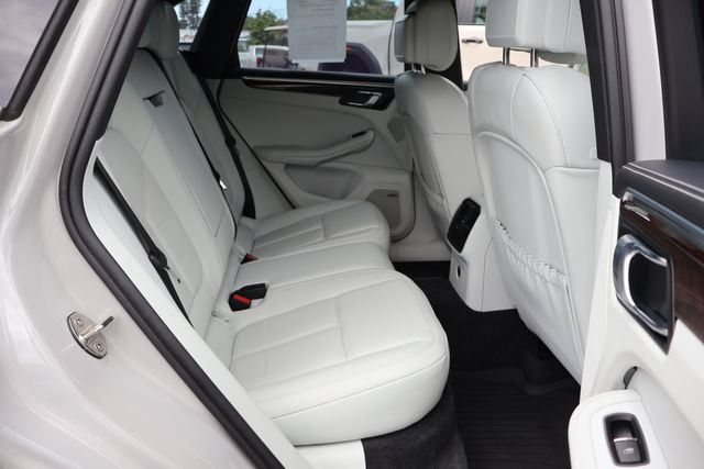 Used 2024 Porsche Macan S AWD/4WD image 19