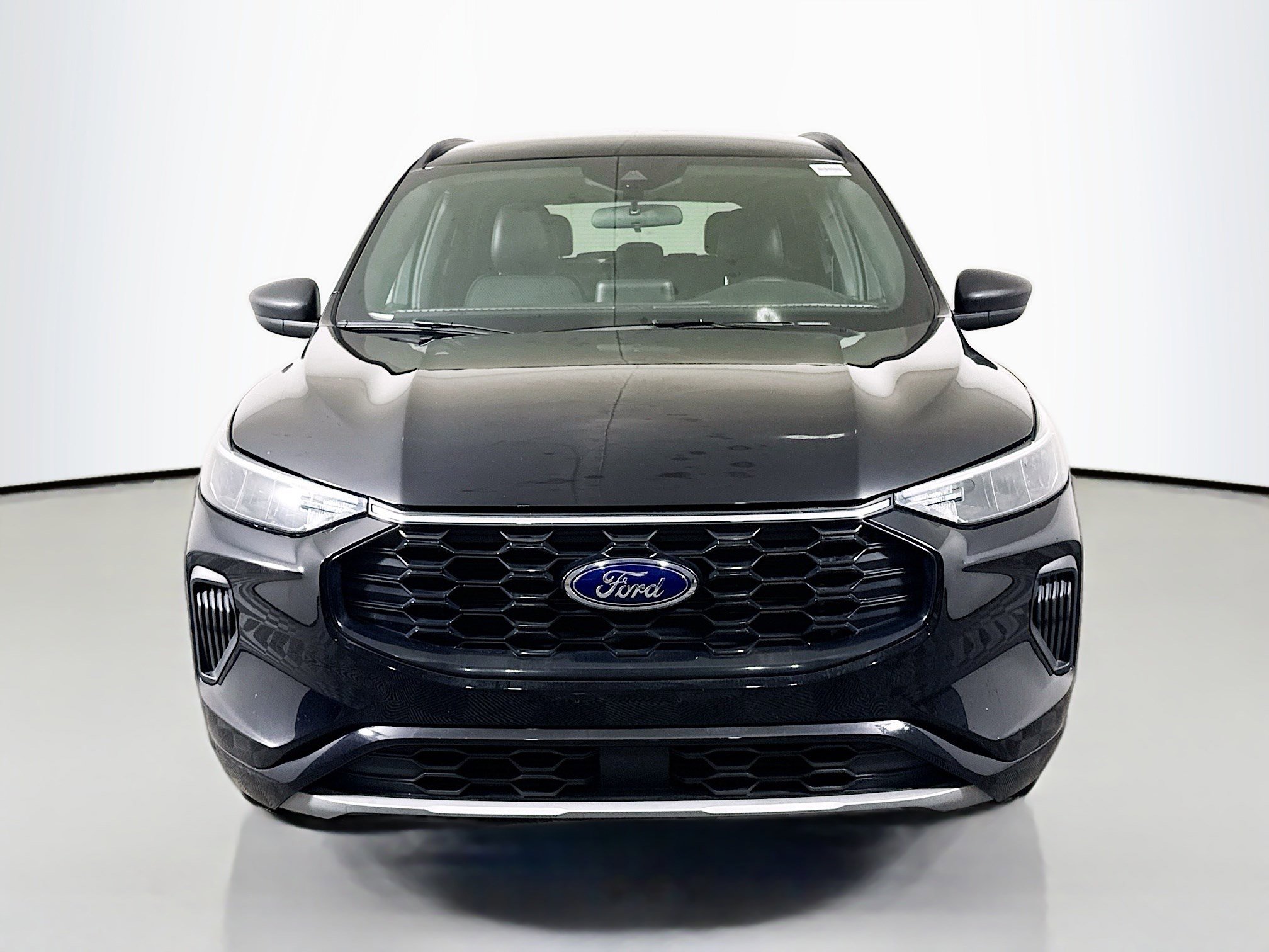 Used 2024 Ford Escape ST-Line image 2
