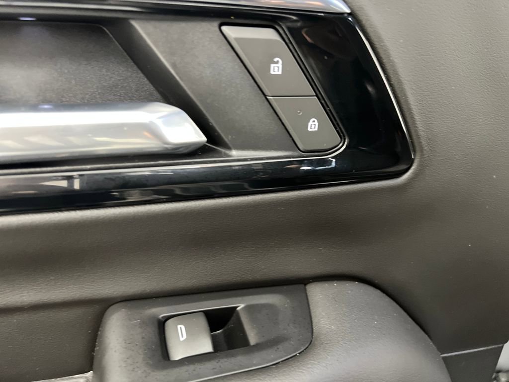 Used 2025 Chevrolet Tahoe Z71 image 16