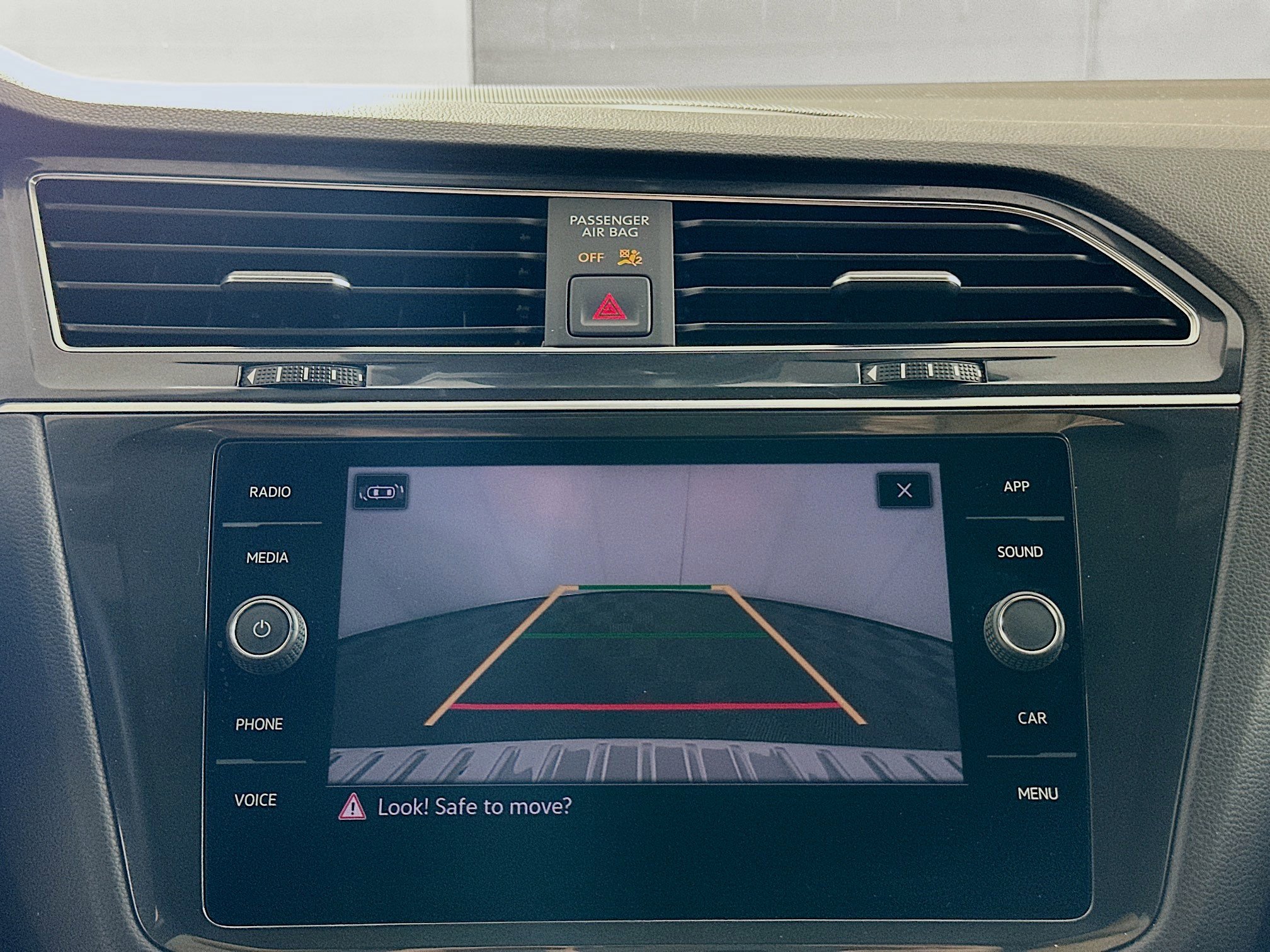 Used 2022 Volkswagen Tiguan SE AWD/4WD image 22