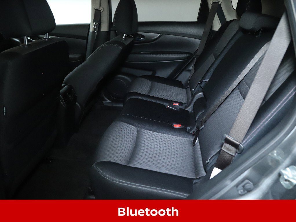 Used 2017 Nissan Rogue SV w/ Sun & Sound Touring Package AWD/4WD image 15
