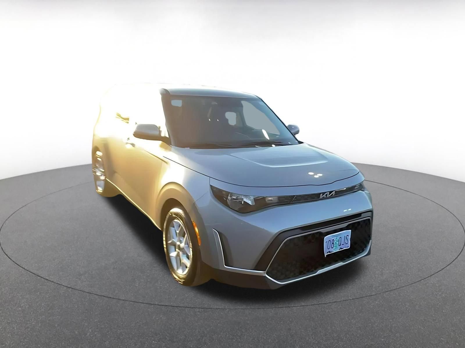 Used 2025 Kia Soul LX w/ LX Technology Package FWD image 3
