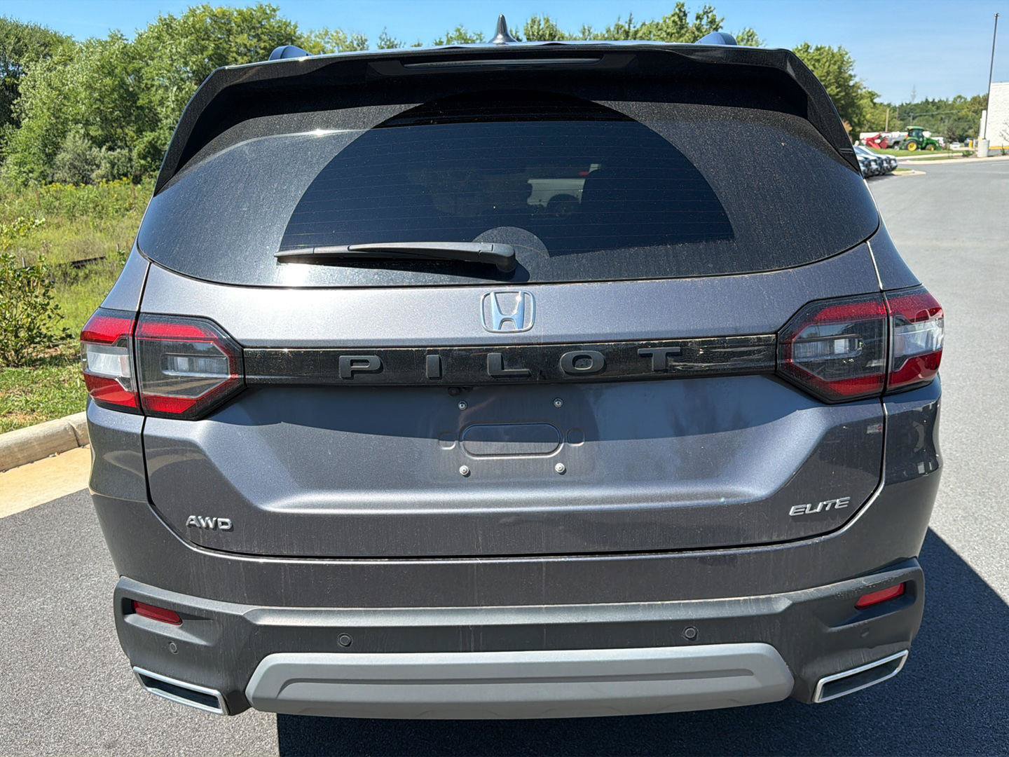 Used 2025 Honda Pilot Elite image 2