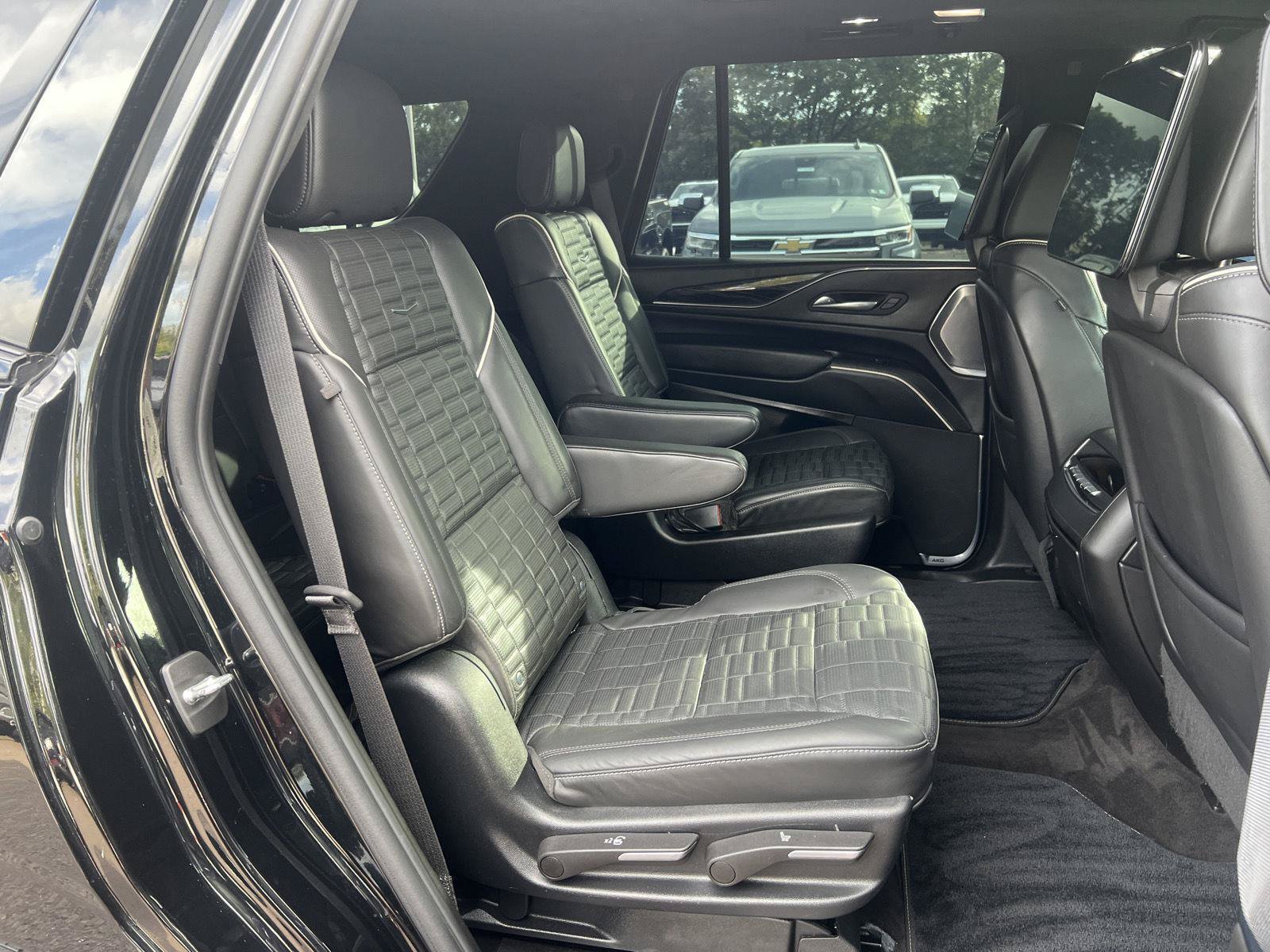 Used 2023 Cadillac Escalade V AWD/4WD image 17