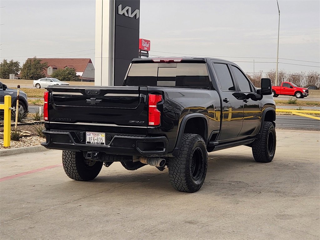 Used 2024 Chevrolet Silverado 2500 ZR2 w/ Technology Package image 4