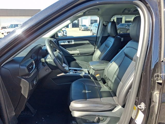 Used 2023 Ford Explorer Limited w/ Equipment Group 301A AWD/4WD image 10