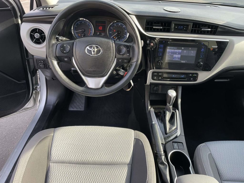 Used 2017 Toyota Corolla LE image 19