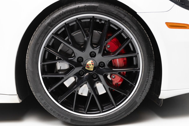 Used 2020 Porsche Panamera GTS w/ Premium Package Plus image 39